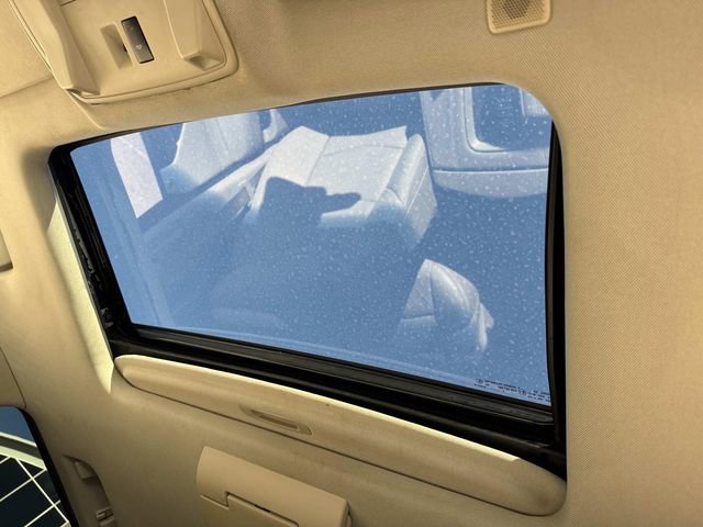 Used 2018 Cadillac Escalade ESV Premium Luxury image 20