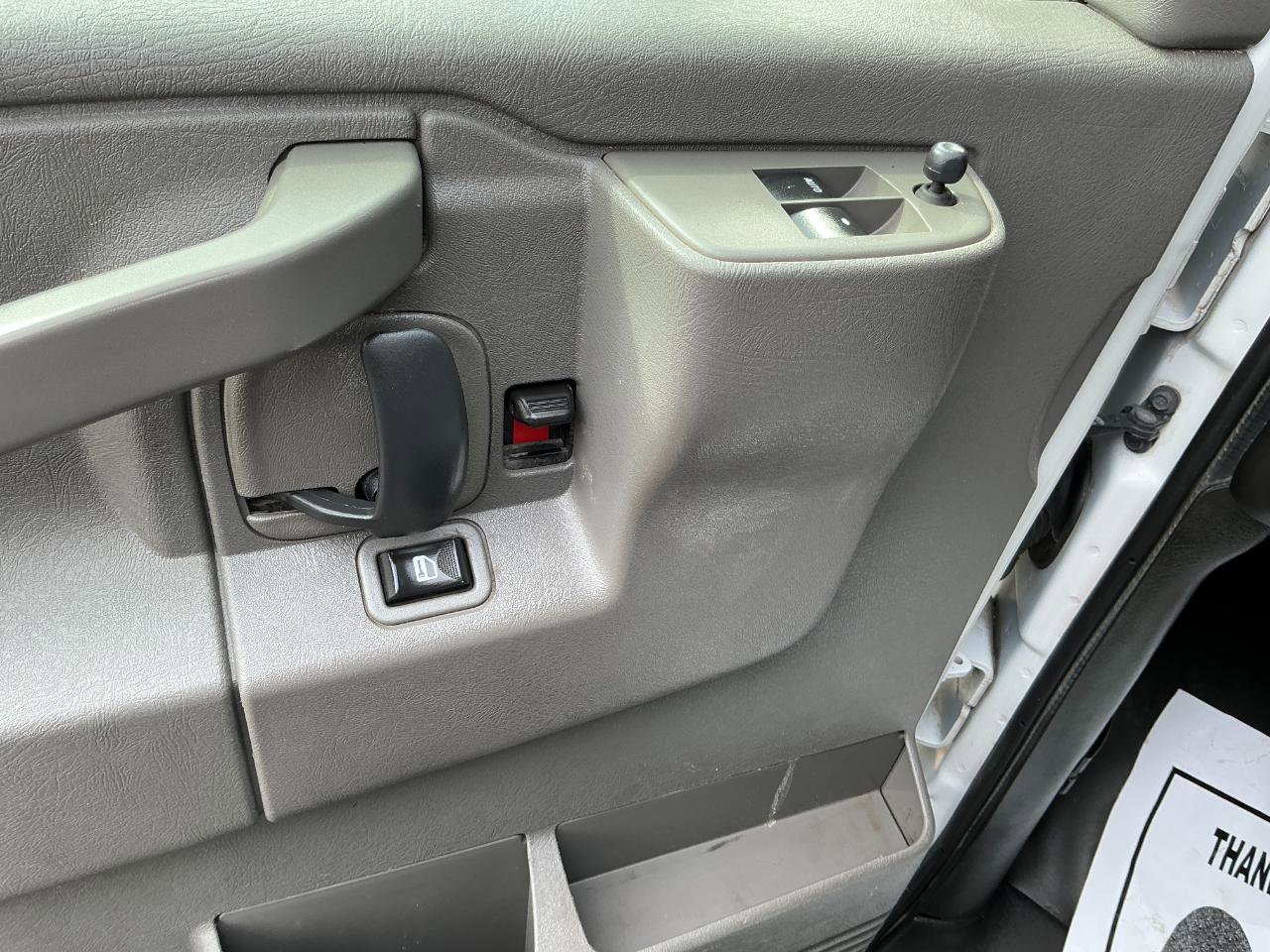 Used 2016 Chevrolet Express 2500 image 10