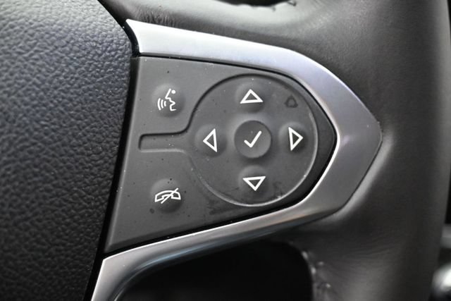Used 2021 Chevrolet Traverse LT FWD image 17