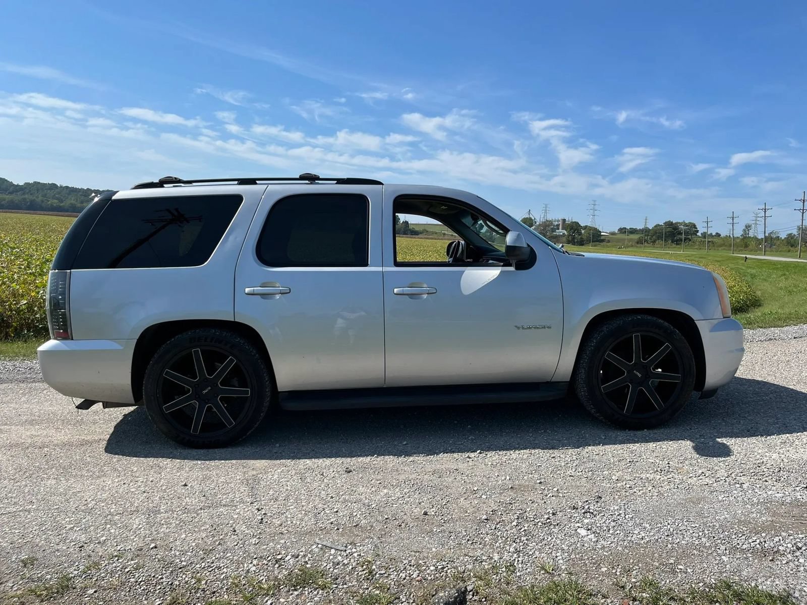 Used 2012 GMC Yukon SLE RWD image 4