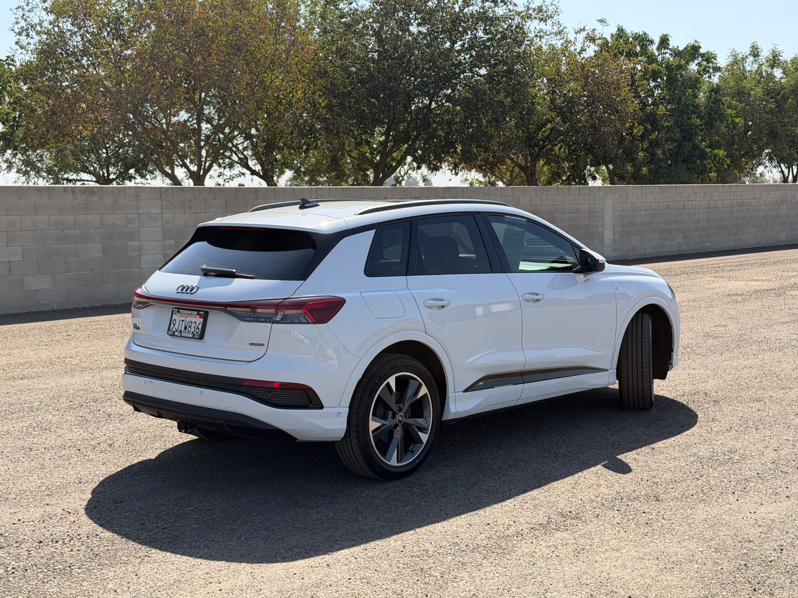 Used 2023 Audi Q4 e-tron Premium Plus AWD/4WD image 3
