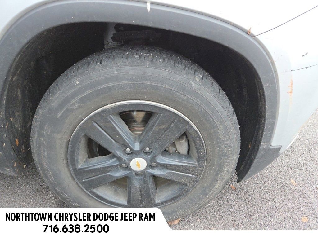 Used 2020 Chevrolet Trax LT w/ LT Convenience Package image 2