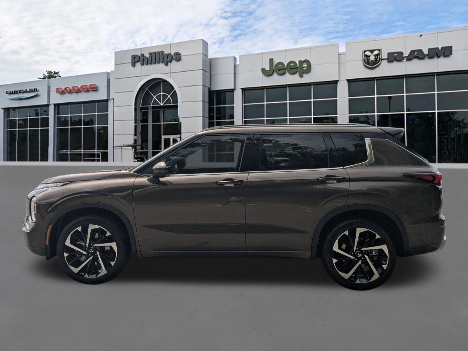 Used 2024 Mitsubishi Outlander SEL FWD image 6