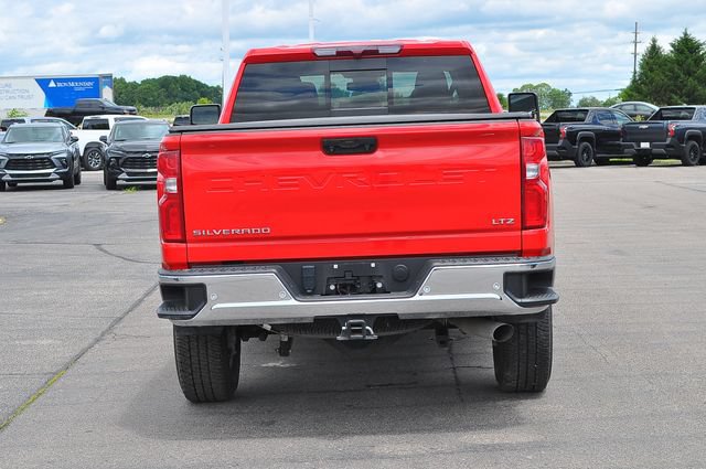 Used 2024 Chevrolet Silverado 2500 LTZ w/ LTZ Convenience Package AWD/4WD image 4