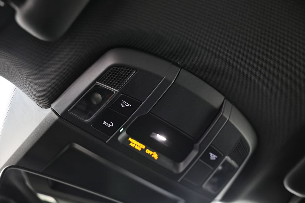 Certified 2022 Porsche 911 Carrera RWD image 40