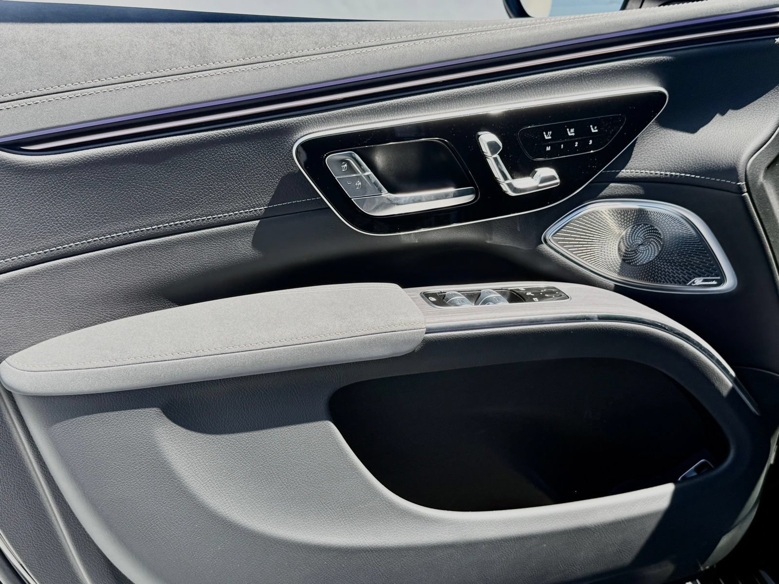New 2026 Mercedes-Benz EQS 550 4MATIC SUV image 16