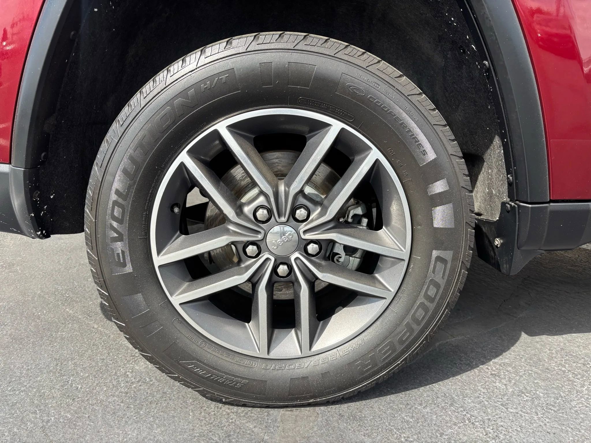 Used 2018 Jeep Grand Cherokee Limited image 18