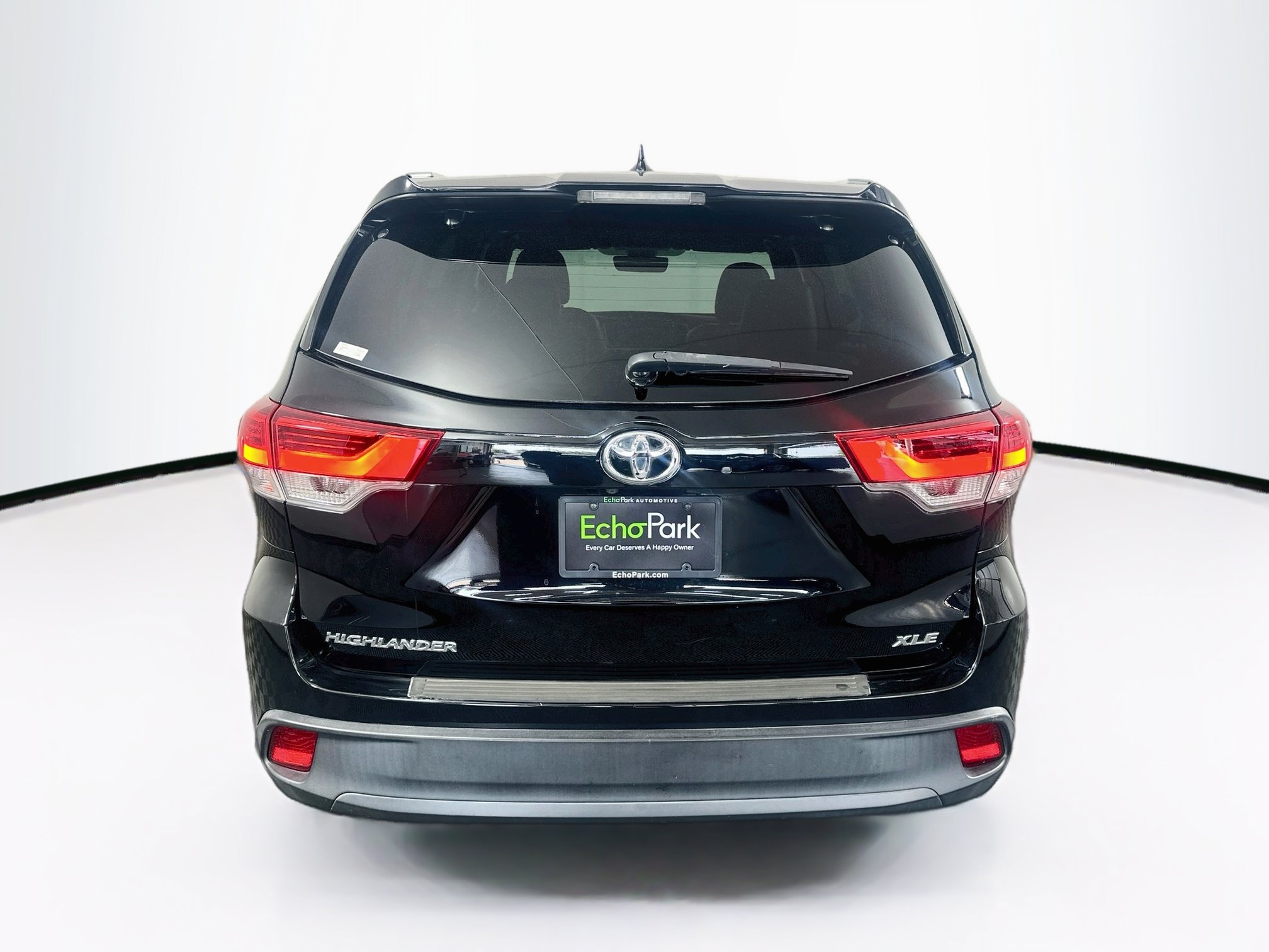 Used 2019 Toyota Highlander XLE FWD image 7