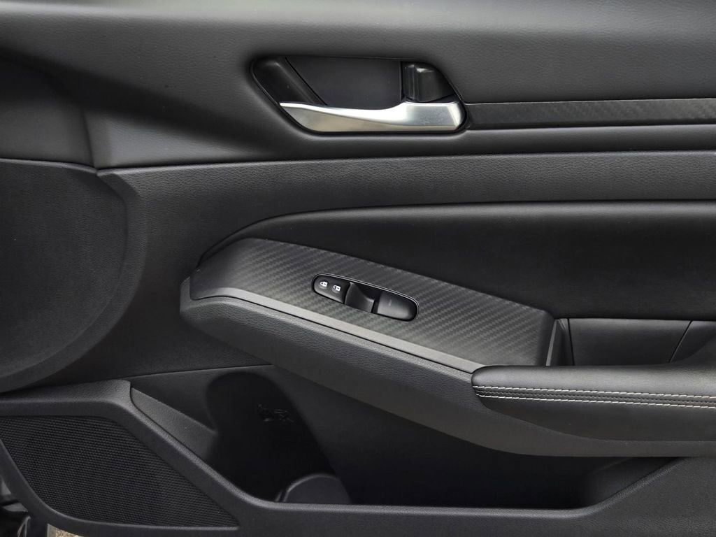 Certified 2024 Nissan Altima 2.5 SV w/ SV Premium Package image 8