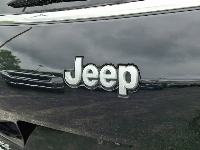 Certified 2025 Jeep Grand Cherokee L Laredo w/ Luxury Tech Group I AWD/4WD image 29