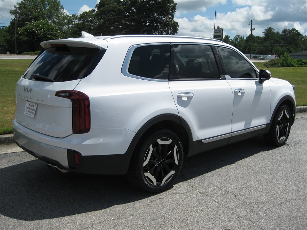 Used 2023 Kia Telluride S w/ S Sunroof Package image 7