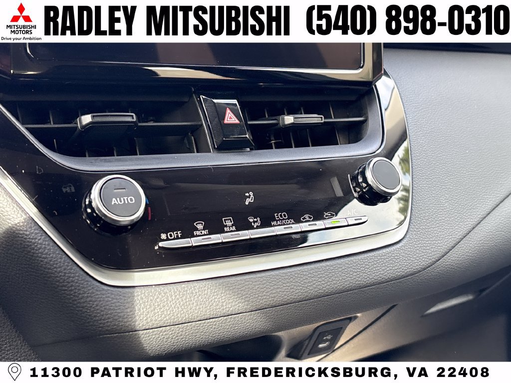 Used 2025 Toyota Corolla LE FWD image 10