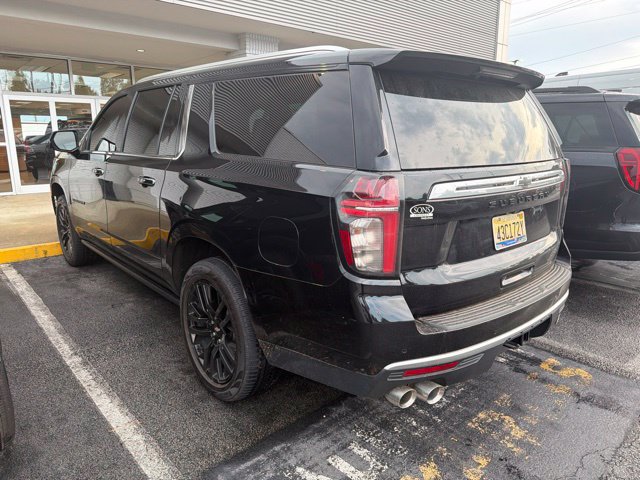Used 2024 Chevrolet Suburban High Country w/ Premium Package 2 AWD/4WD image 2
