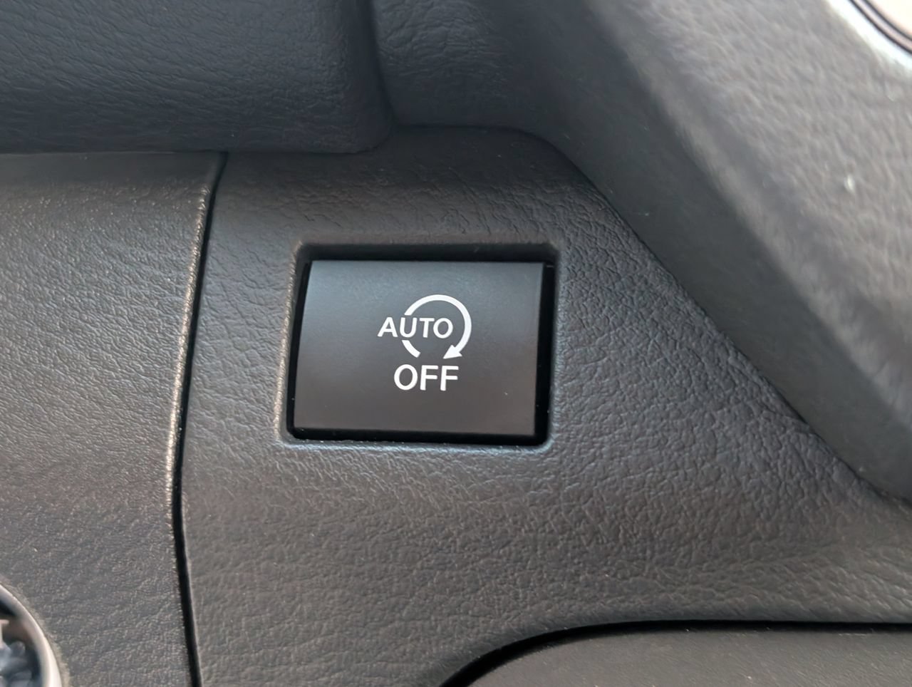 Certified 2025 Nissan Frontier SV RWD image 16