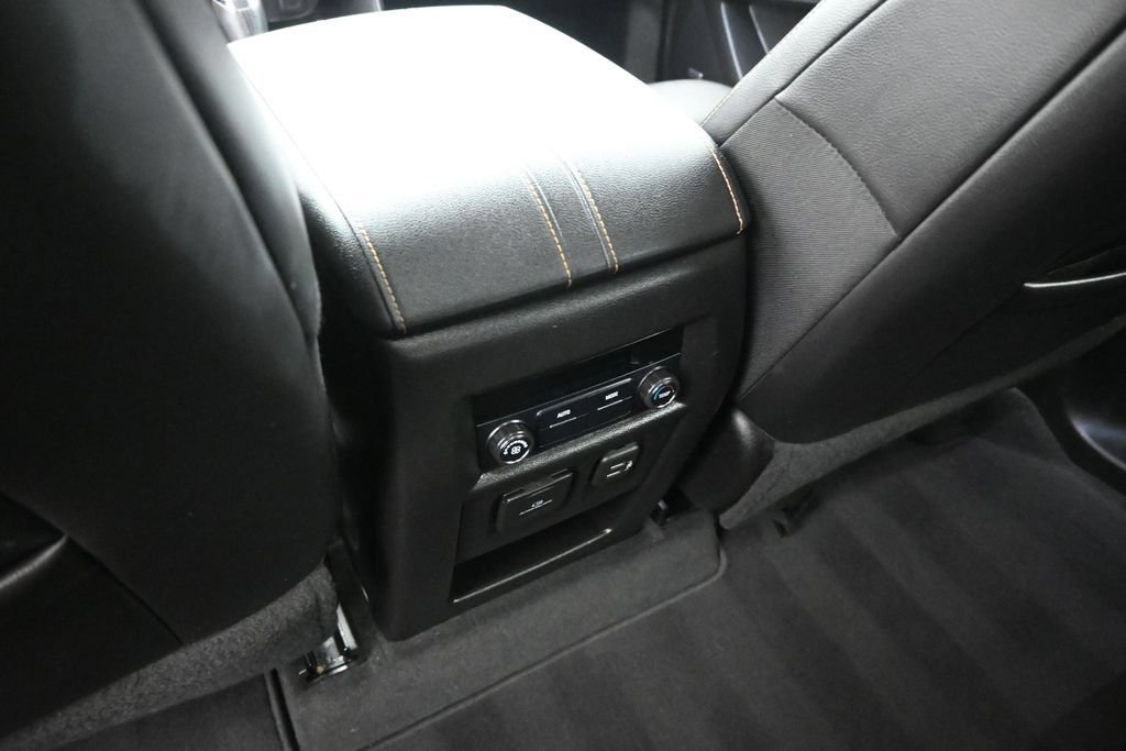 Used 2020 Chevrolet Traverse LT w/ LT Premium Package FWD image 22
