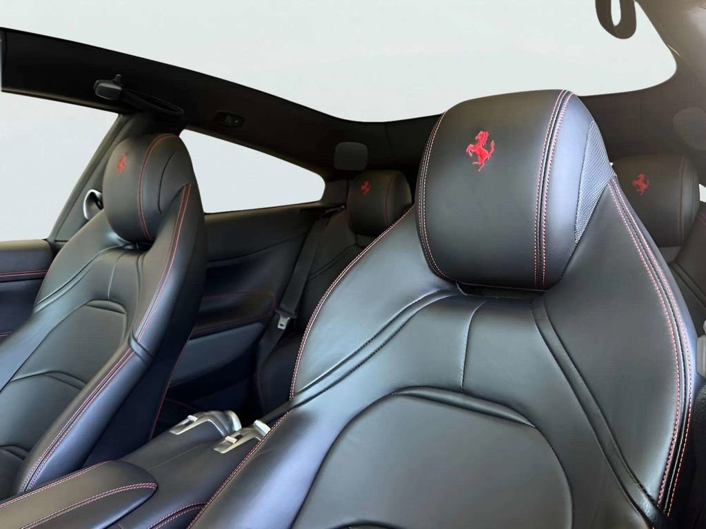 Used 2018 Ferrari GTC4Lusso T image 16