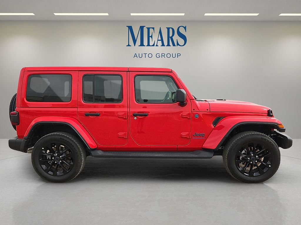 Used 2025 Jeep Wrangler Sahara 4xe image 6
