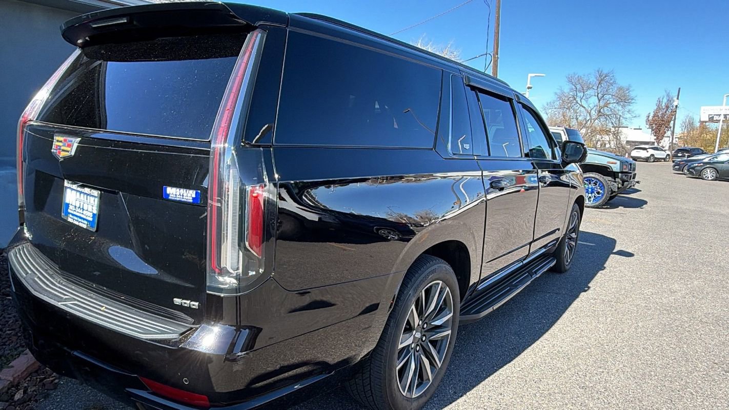 Used 2024 Cadillac Escalade ESV Sport w/ Touring Package image 5