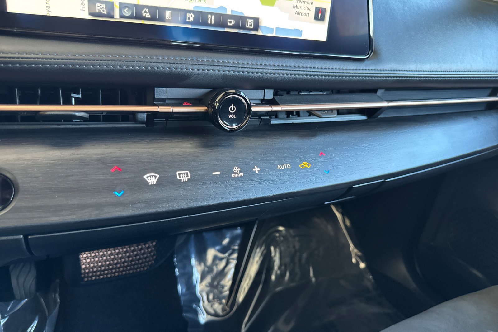 Certified 2024 Nissan Ariya AWD image 29