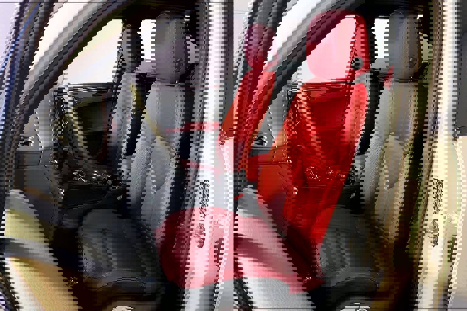 Used 2025 Porsche Macan image 5