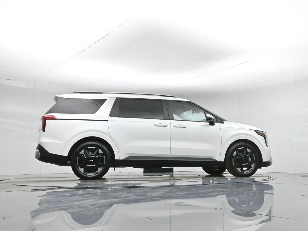 Used 2025 Kia Carnival EX image 54