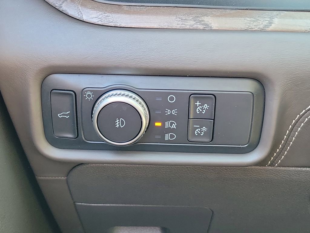 Used 2020 Ford Explorer Platinum image 33