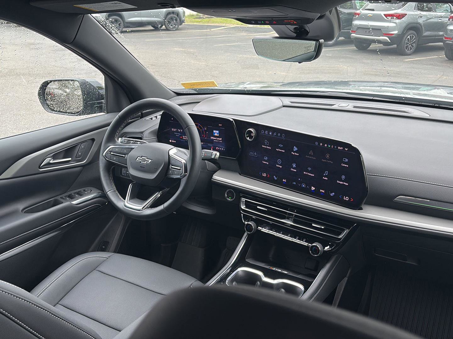 Used 2026 Chevrolet Traverse LT w/ Midnight/Sport Edition FWD image 11