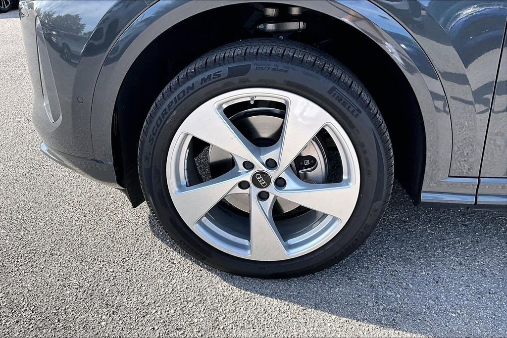 Certified 2025 Audi Q5 Premium Plus w/ Premium Plus image 13