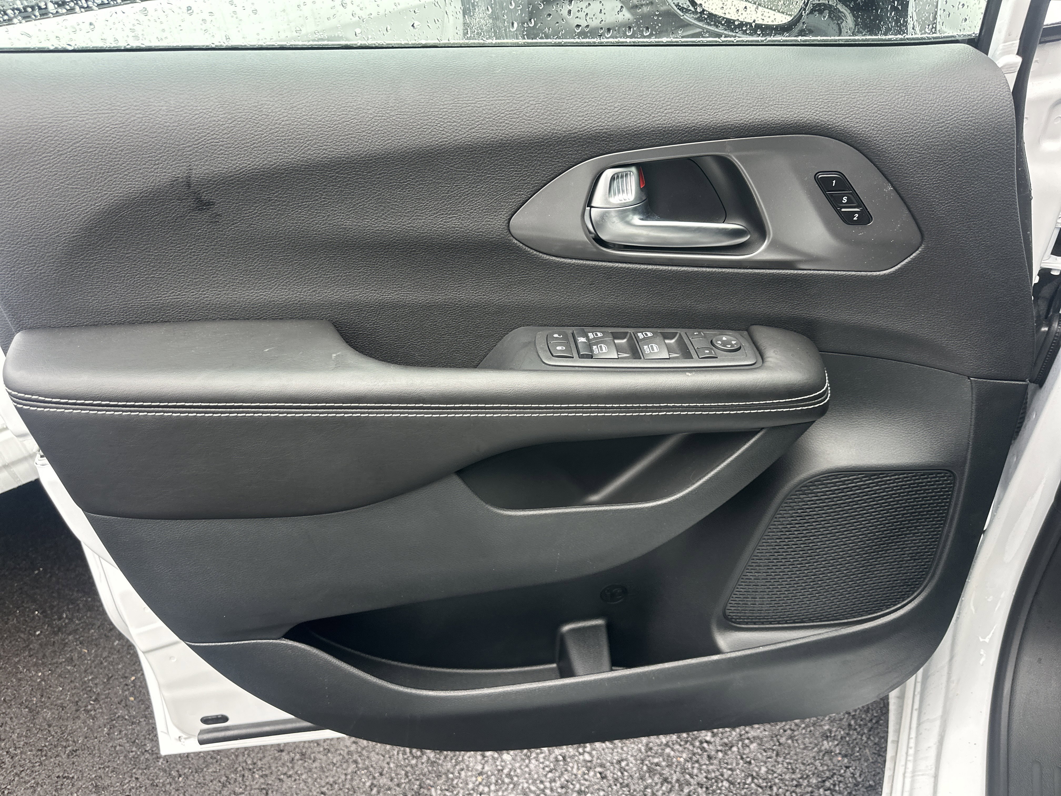 New 2026 Chrysler Pacifica Select AWD/4WD image 23