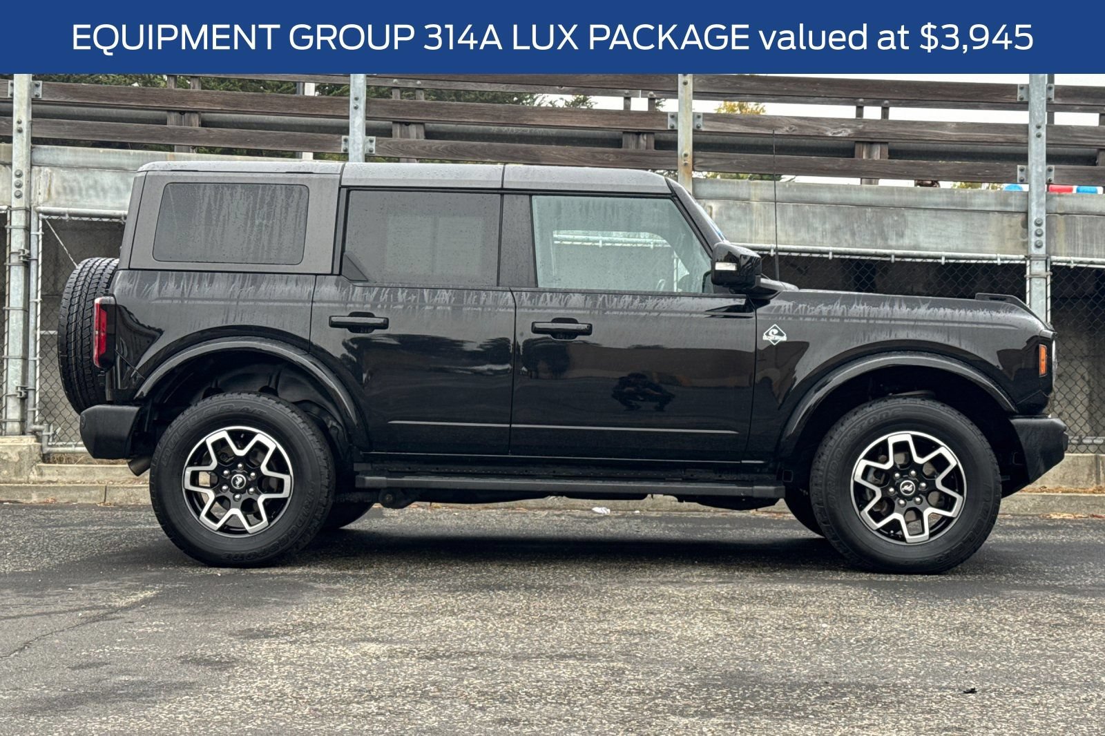 Certified 2023 Ford Bronco Outer Banks AWD/4WD image 4