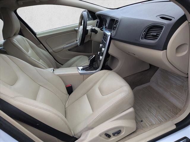 Used 2015 Volvo V60 T5 Premier w/ Protection Package image 21