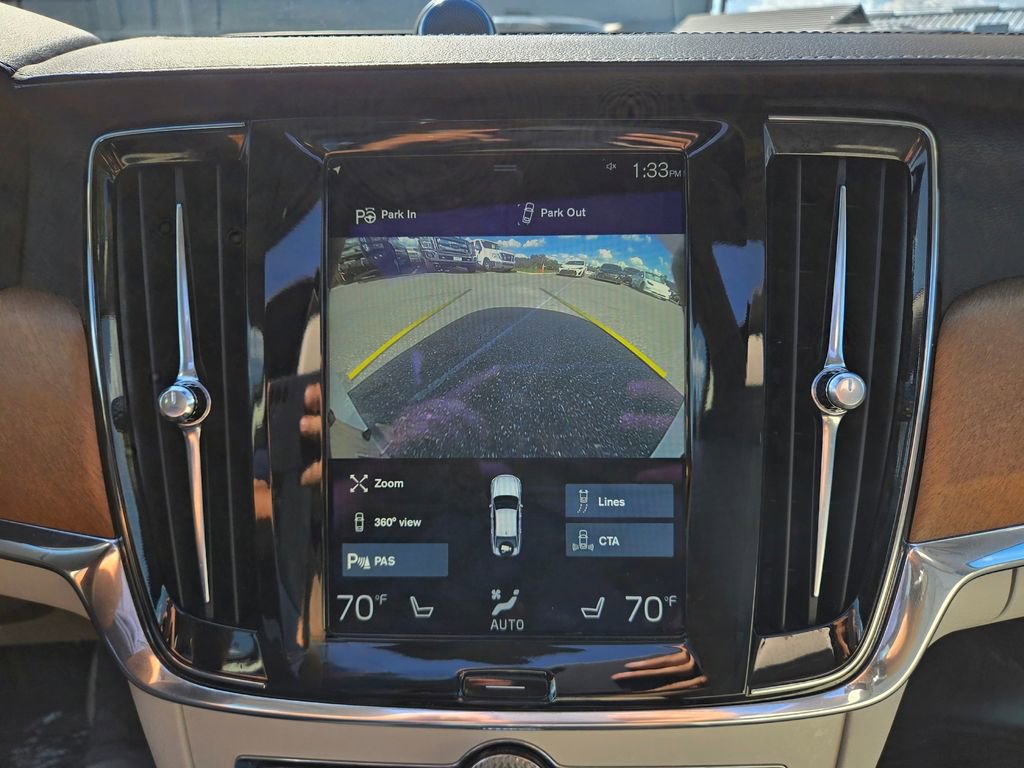 Used 2018 Volvo S90 T8 Inscription w/ Convenience Package image 32