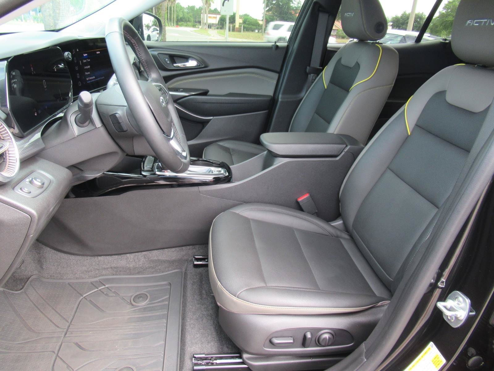 Used 2025 Chevrolet Trax ACTIV w/ Driver Confidence Package FWD image 19