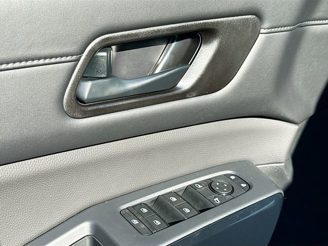 New 2025 Nissan Pathfinder SV image 6