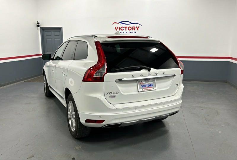 Used 2016 Volvo XC60 T5 Premier image 2