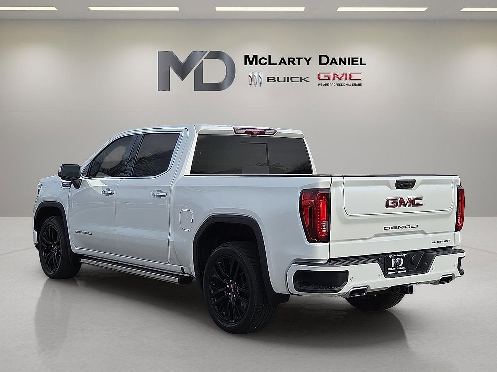 Used 2024 GMC Sierra 1500 Denali w/ Denali Reserve Package image 4