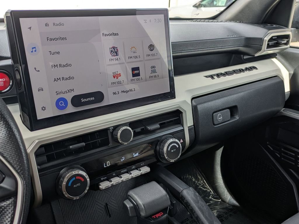 Used 2024 Toyota Tacoma TRD Off-Road image 15