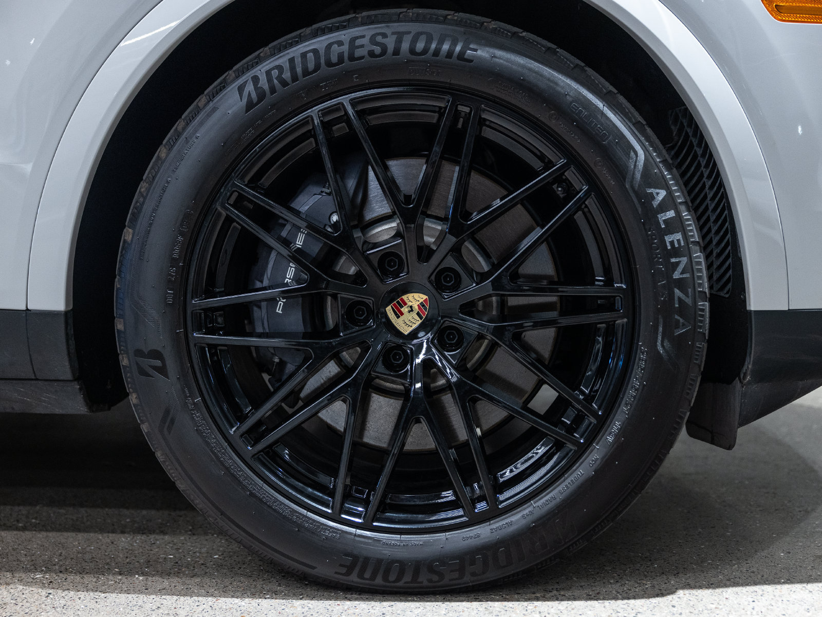 Certified 2024 Porsche Cayenne Coupe AWD/4WD image 21