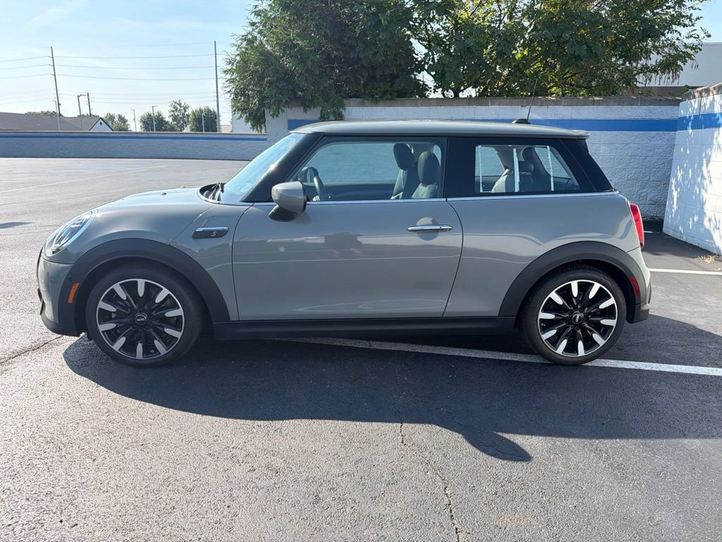 Used 2023 MINI Cooper S w/ Driver Assistance Package FWD image 2