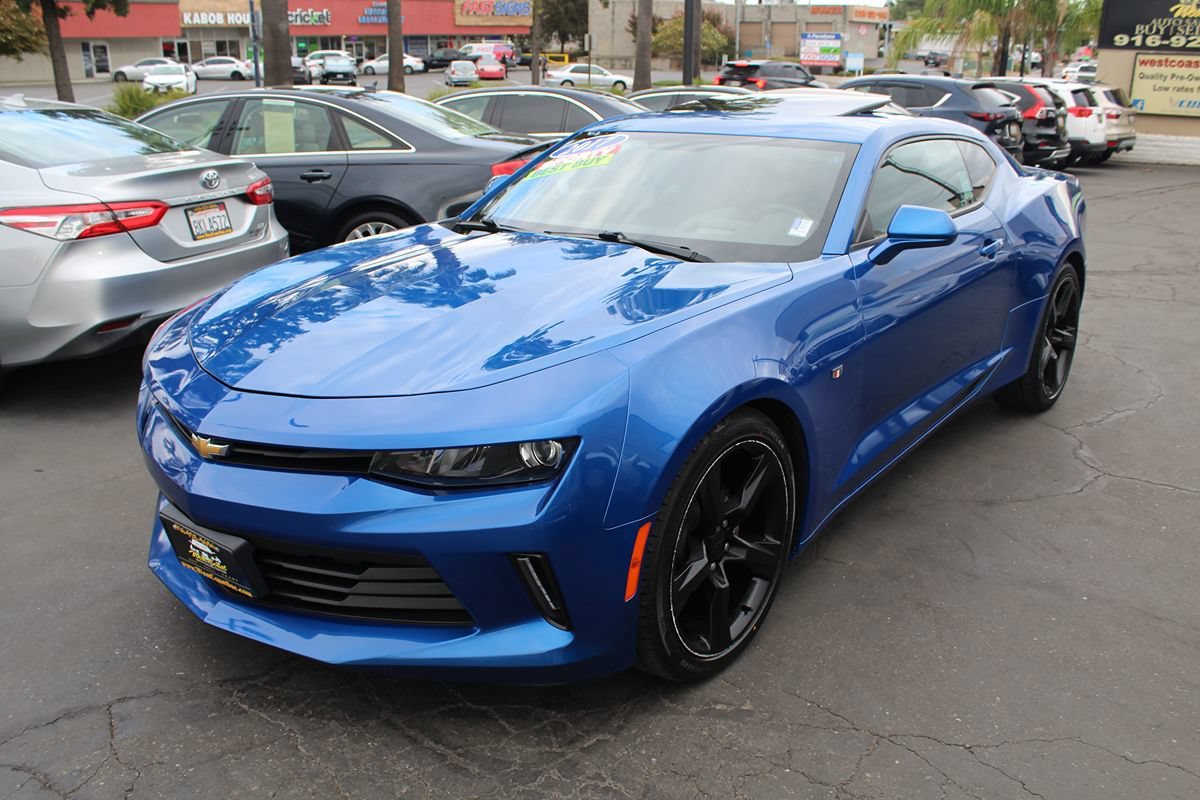 Used 2017 Chevrolet Camaro LT RWD image 4