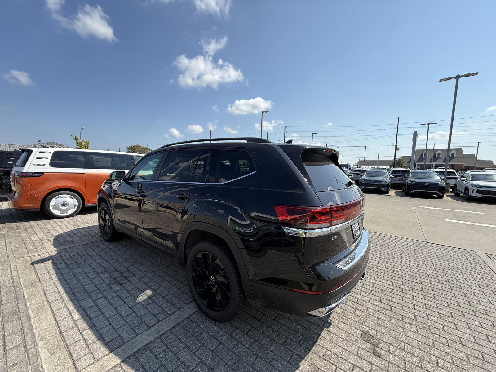 New 2026 Volkswagen Atlas SE image 7