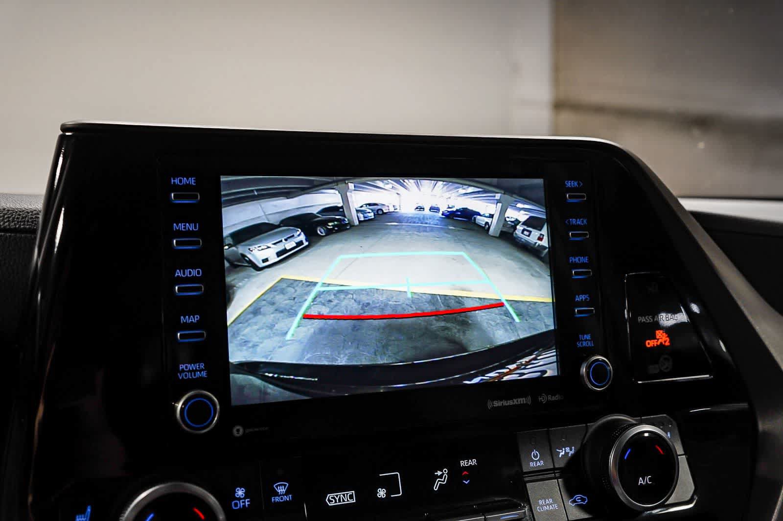 Used 2022 Toyota Highlander XLE FWD image 26