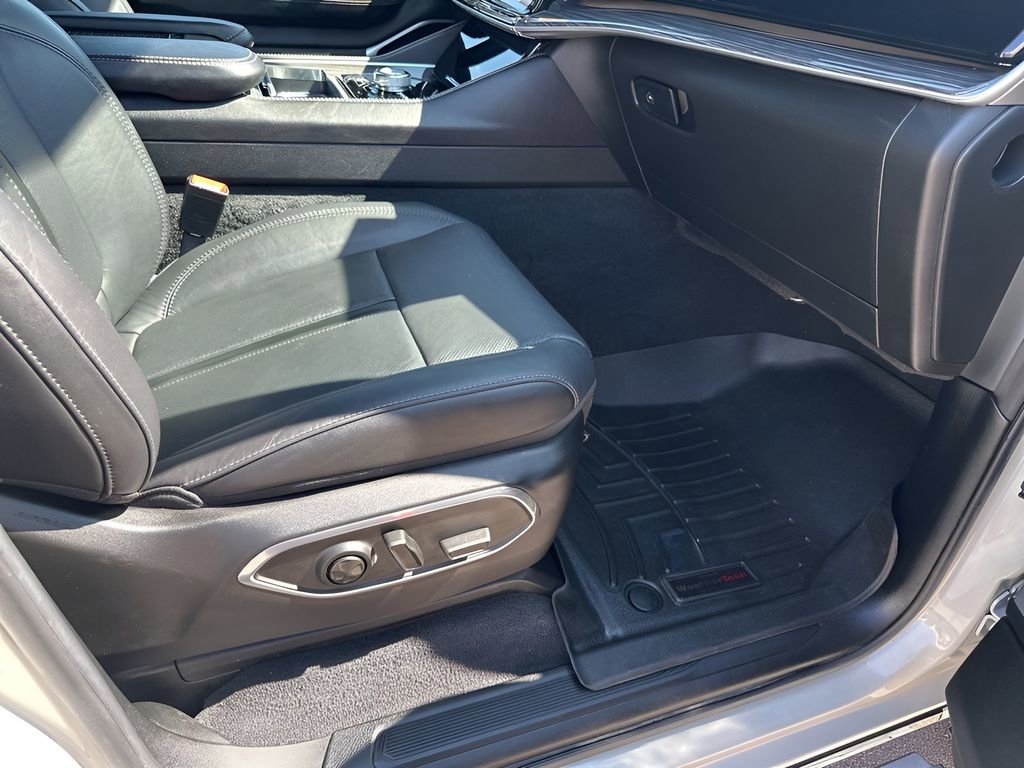 Used 2022 Jeep Wagoneer Series III w/ Premium Group I image 17