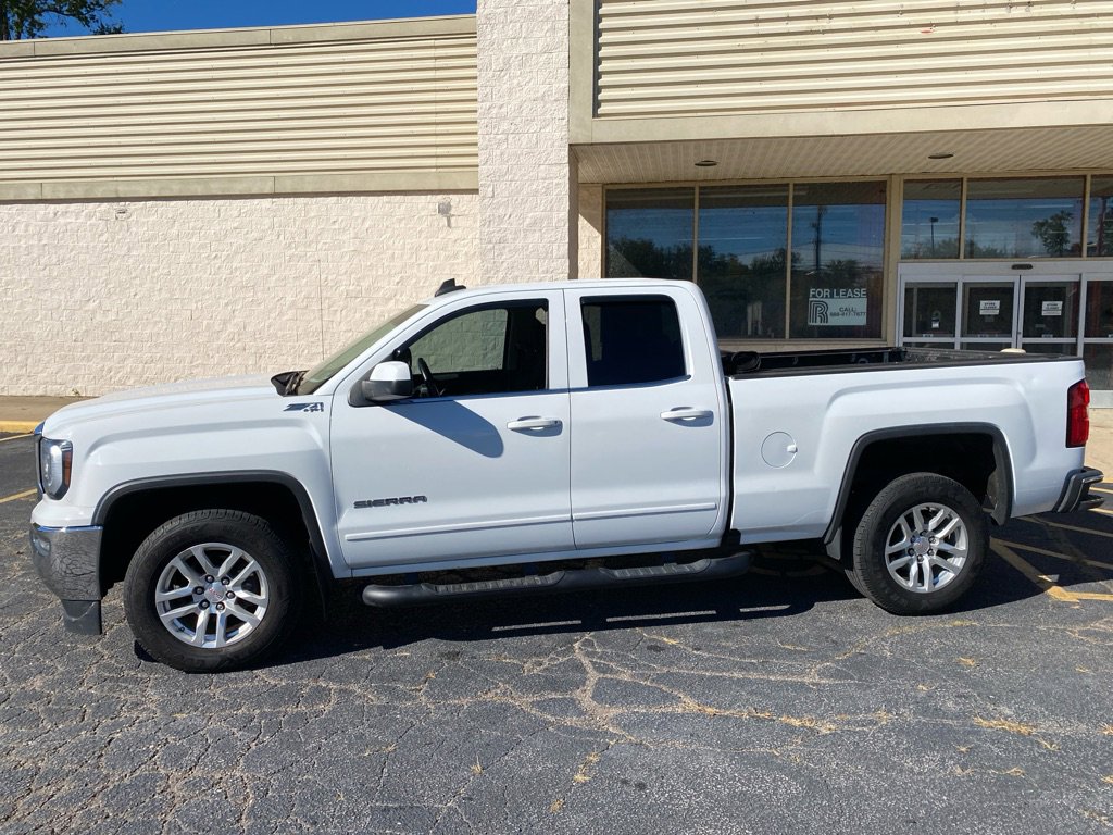 Used 2017 GMC Sierra 1500 SLE w/ SLE Value Package image 2