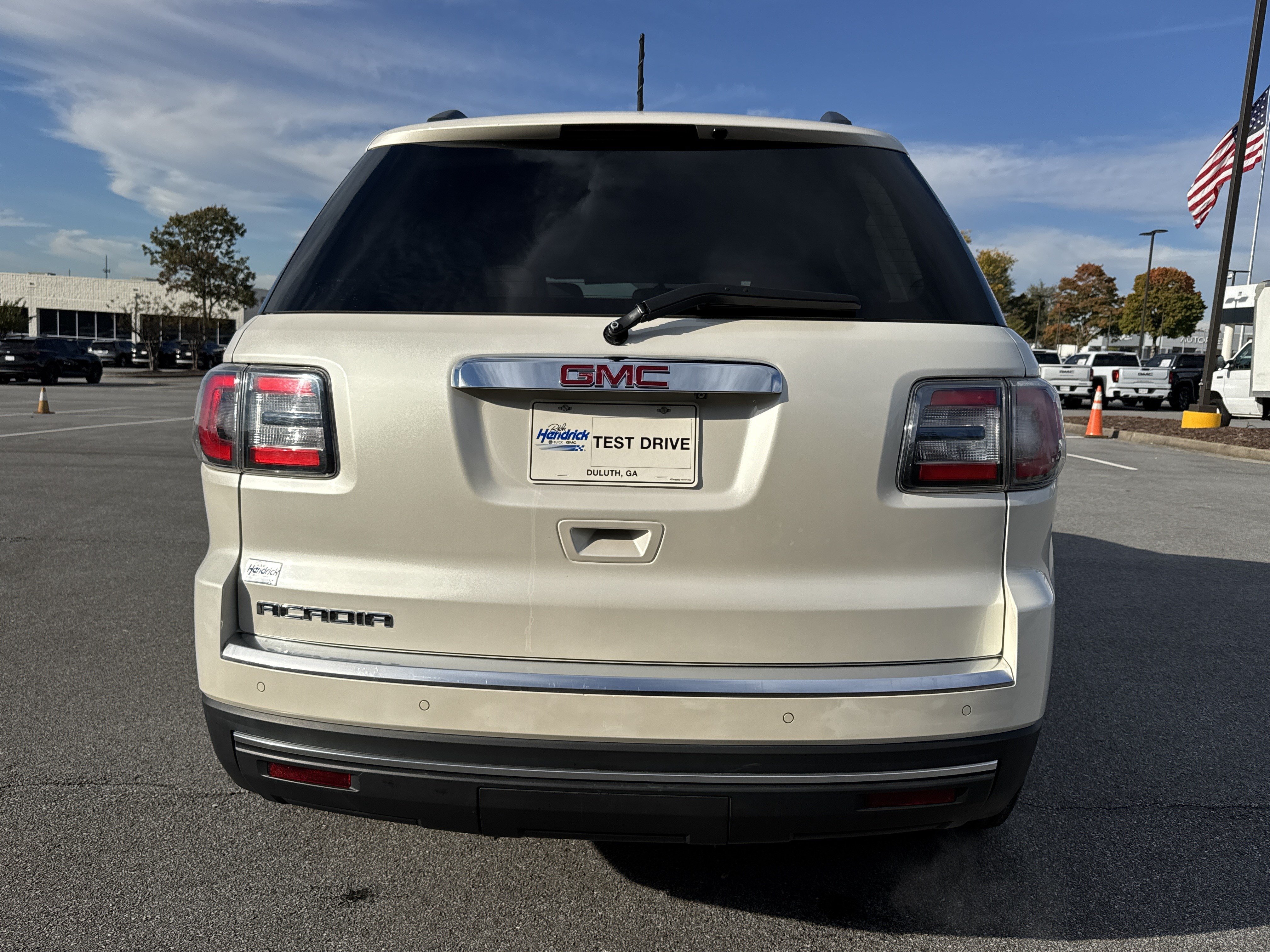 Used 2014 GMC Acadia SLE FWD image 9