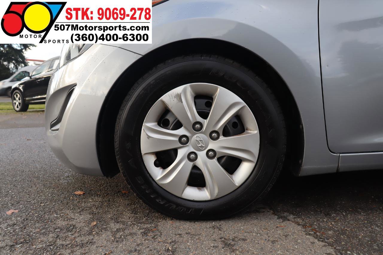Used 2016 Hyundai Elantra SE image 22