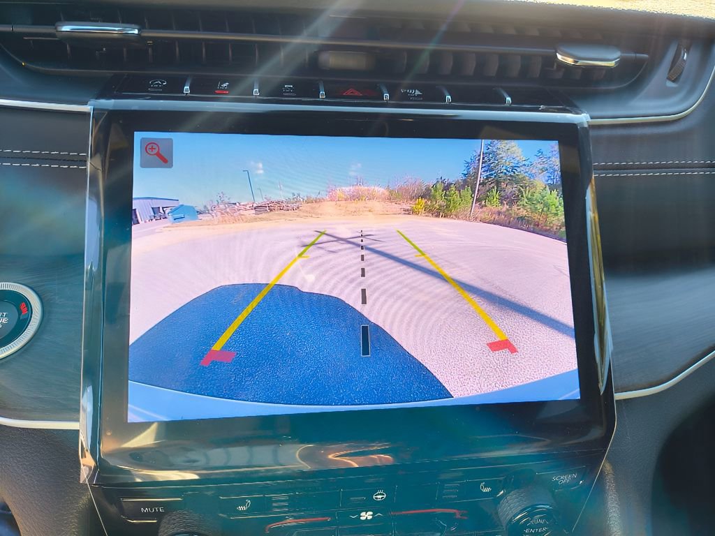 New 2025 Jeep Grand Cherokee Limited w/ Trailer Tow Package image 23