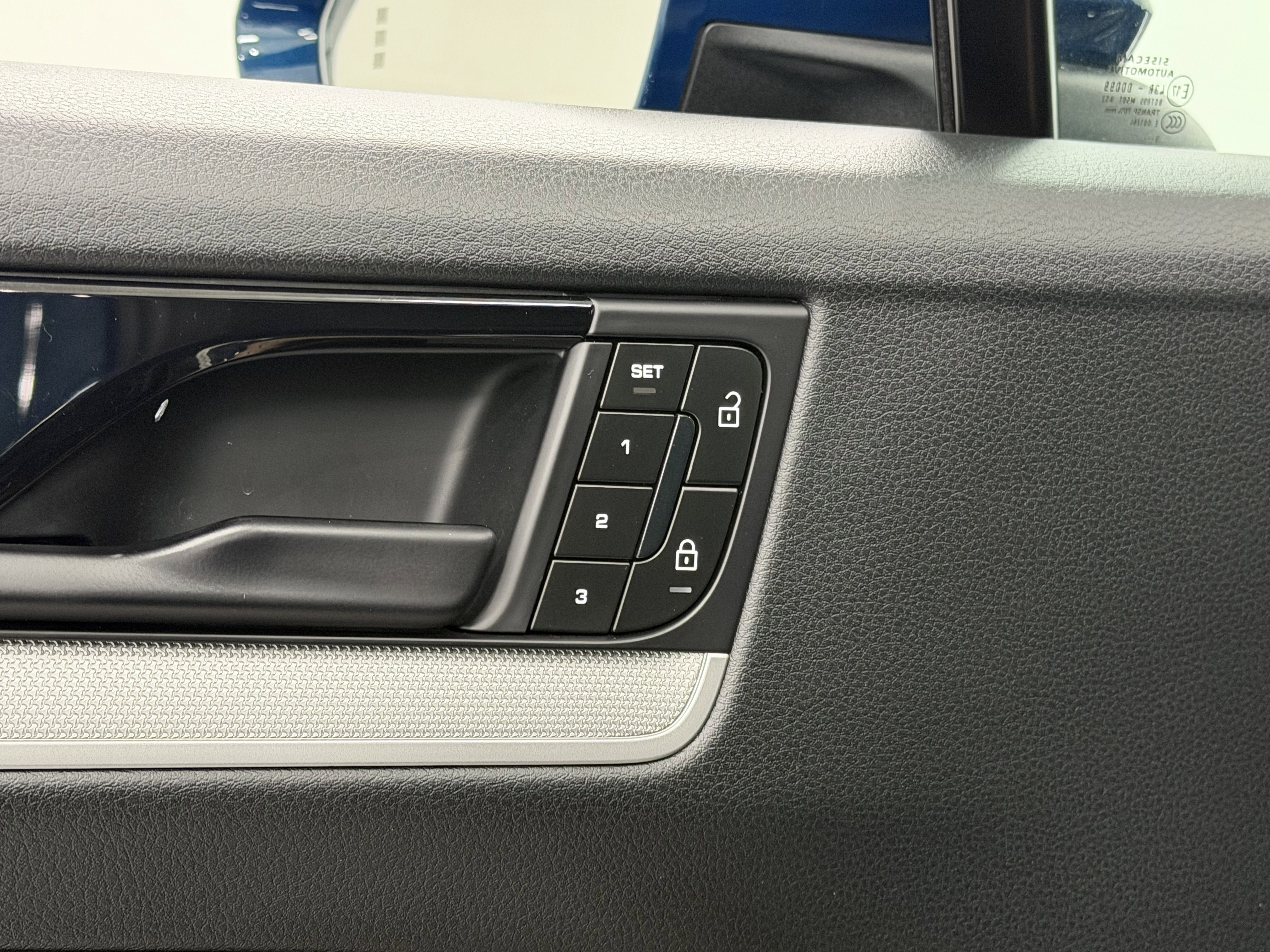 Certified 2024 Porsche Cayenne w/ Premium Package Plus (PFM) image 29