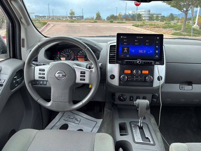 Used 2013 Nissan Frontier SV w/ SV Value Truck Pkg AWD/4WD image 25