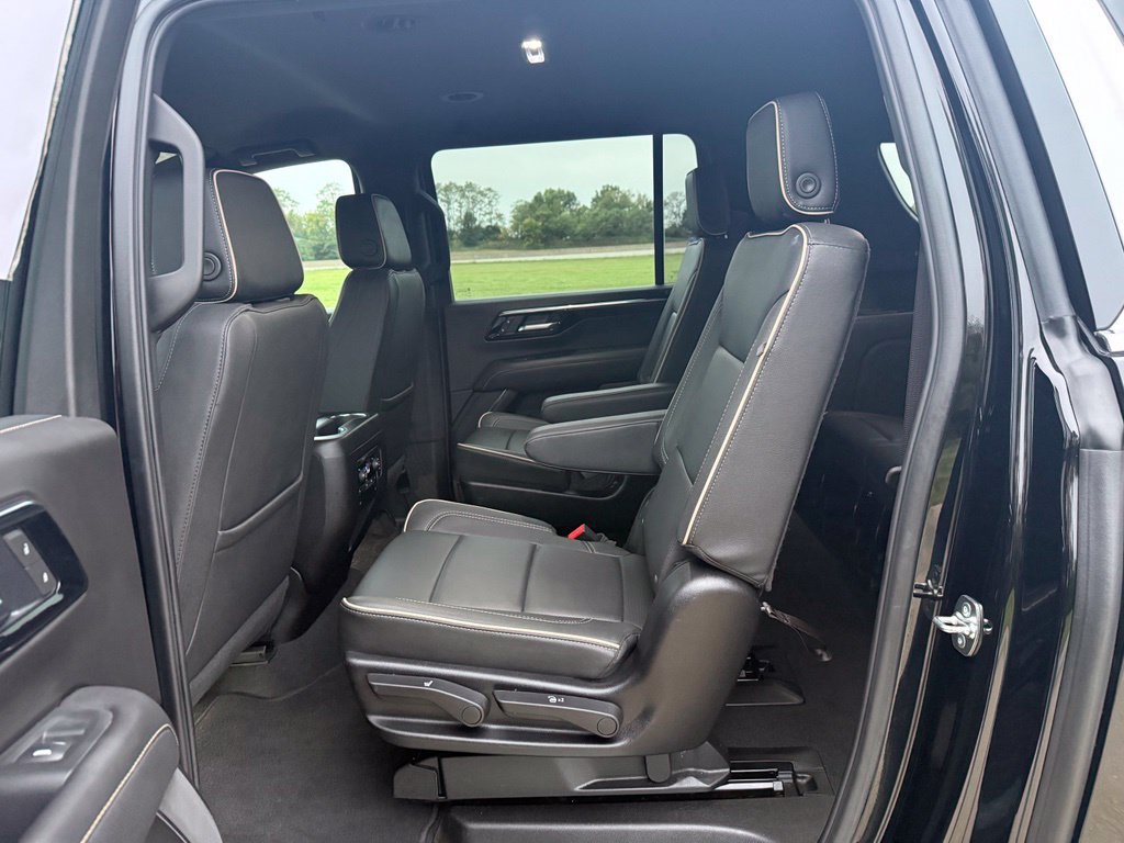 Used 2026 Chevrolet Suburban Premier AWD/4WD image 14